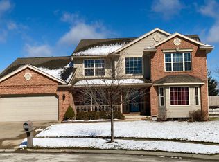 2276 Maple Tree Dr, Maumee, OH 43537