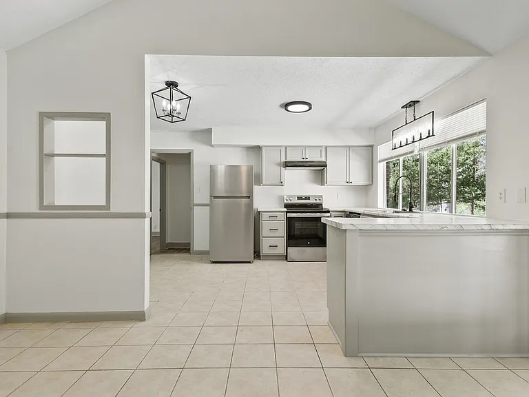 102 Mulberry Way — Photo 6
