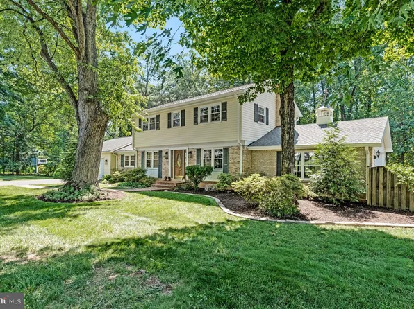 12005 Wayland St, Oakton, VA 22124