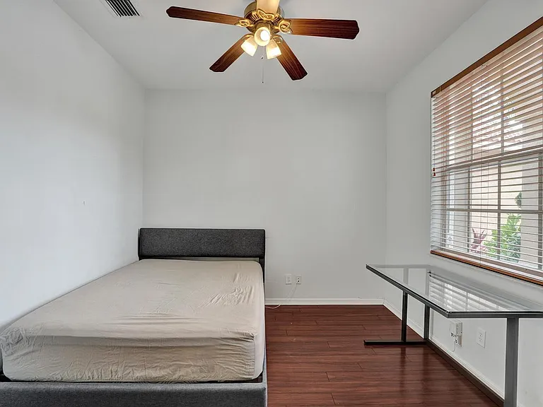 5897 NW 120th Ter — Photo 8