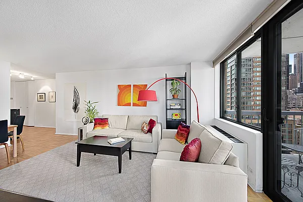 Sold by Compass | media 17