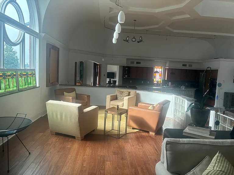 75-77 Woodlawn Ave #1 — Photo 7