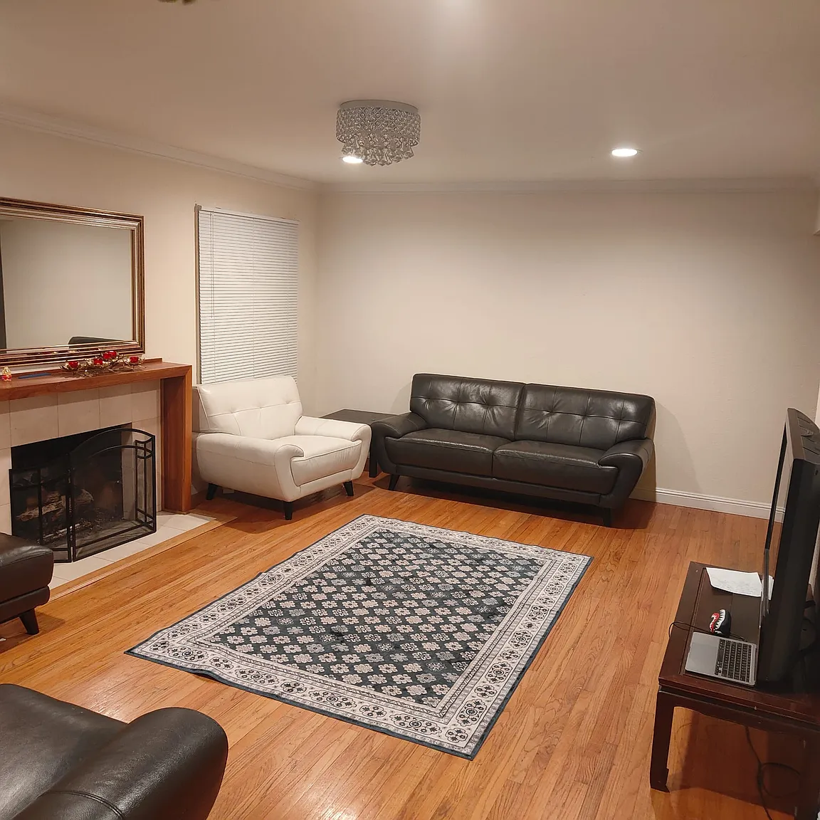 207 Victor Ave photo 1