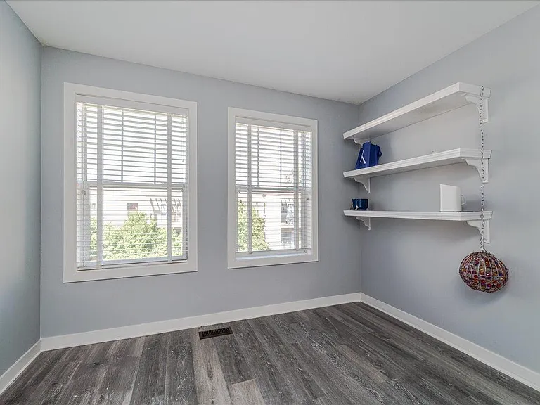1440 Marshall St NE — Photo 14