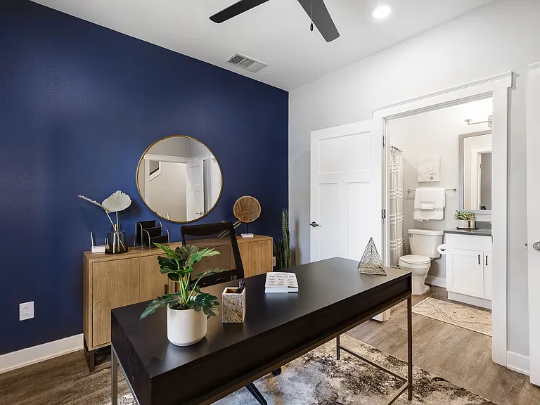 Oakbrook Townhomes — Photo 9