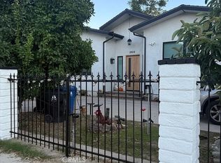 22520 Clarendon St, Woodland Hills, CA 91367