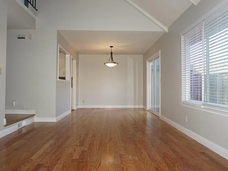 119 Amber Oak Ct — Photo 8