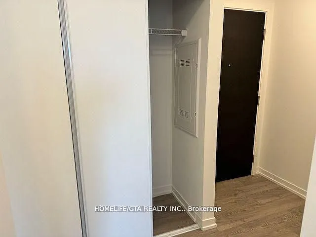 8868 Yonge St #819E — Photo 18