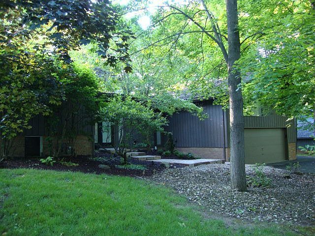 1st image of 570-20 Russet Woods Ln