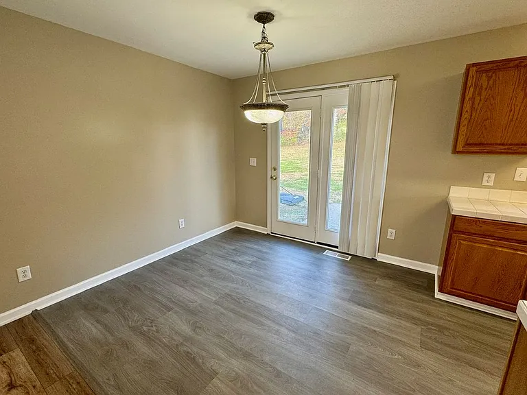 828 Mulberry Dr — Photo 34