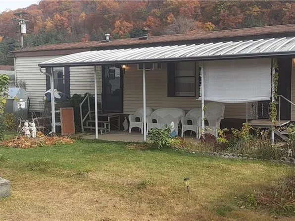 2 2nd Street, Beacon Falls, CT 06403