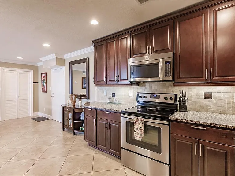1055 W Peppertree Dr #606AA — Photo 6