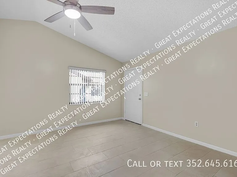 3381 NE 56th Ave — Photo 4