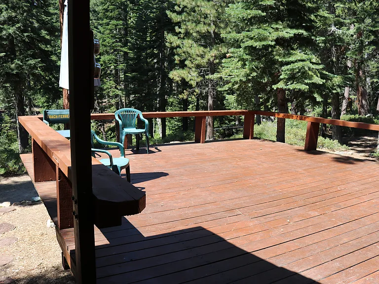 255 Old County Rd — Photo 11
