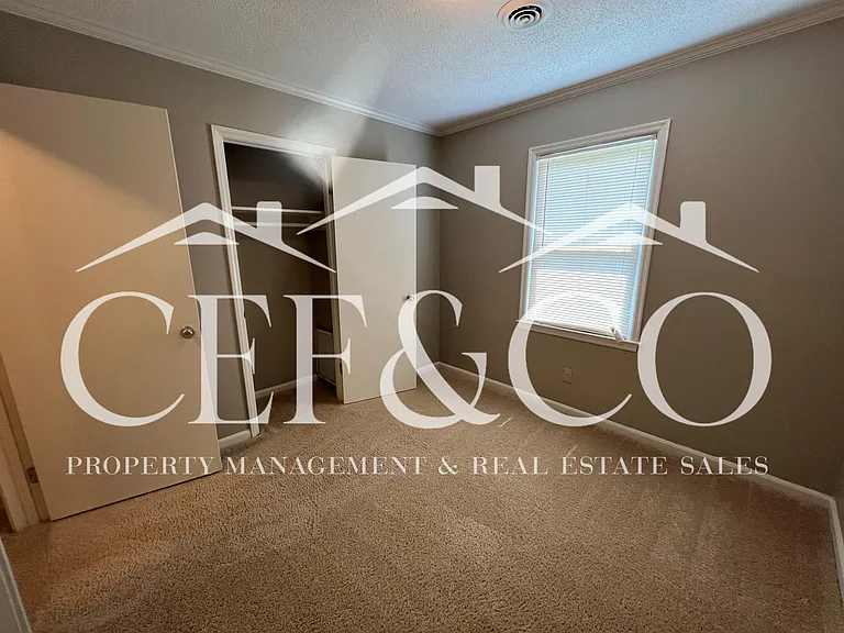 116 Coldbrook Dr — Photo 2