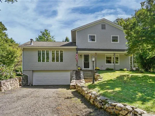 532 Lewis Farm Rd, Coventry, RI 02827