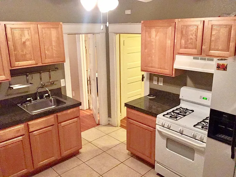 306 S Washington St — Photo 13