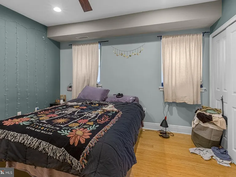 530 W Girard Ave #2 — Photo 14