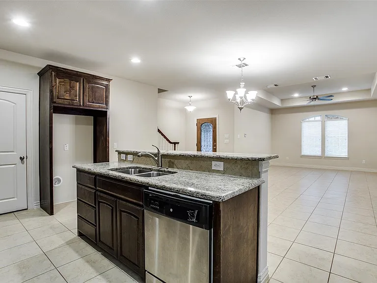 1809 Evergreen Ct — Photo 4