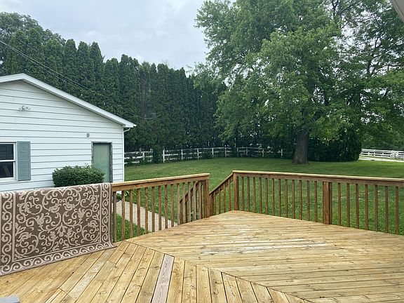 Back deck - backyard and walkway to detached garage
