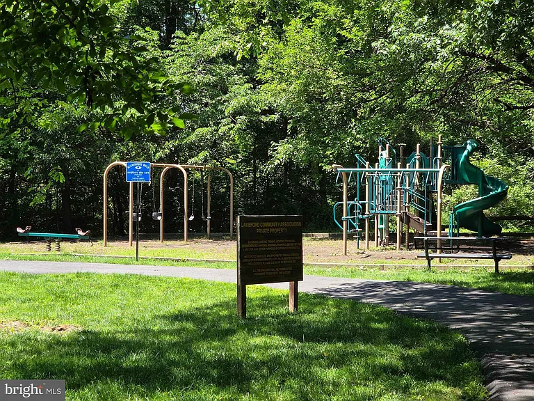 2852 Yarn Ct — Photo 44