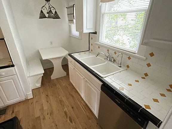 5th image of 1941 N Vermont Ave #3