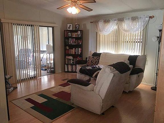 4th image of 135 Sea Fern Dr