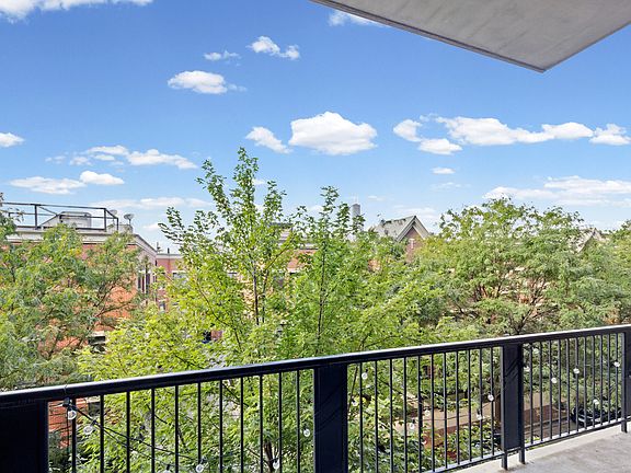 4th image of 833 W 15th Pl Unit 303