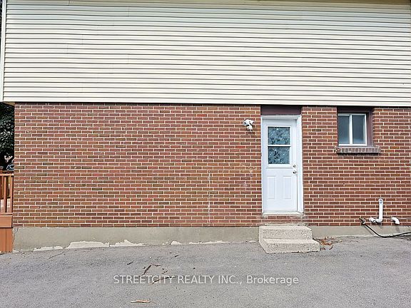 3rd image of 208 Admiral Dr