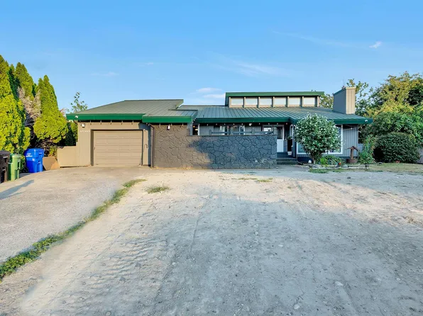 46446 Angela Ave, Chilliwack, BC V2P 7B3