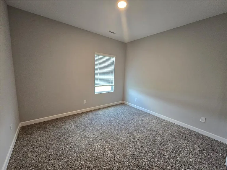 1010 Garden Ln — Photo 15