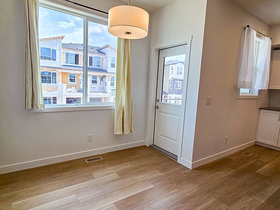 5th image of 65 Belvedere Point SE Unit 325