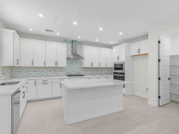 13359 W EAGLE FEATHER Road, Peoria, AZ 85383