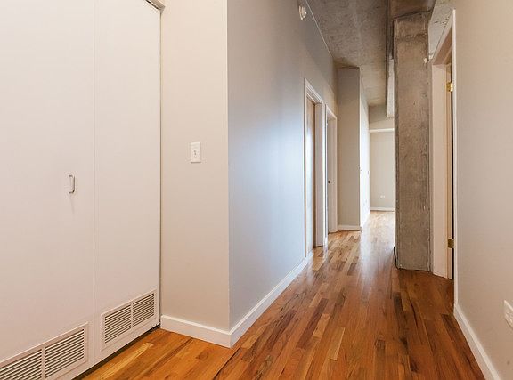 3rd image of 1620 S Michigan Ave Unit 1024