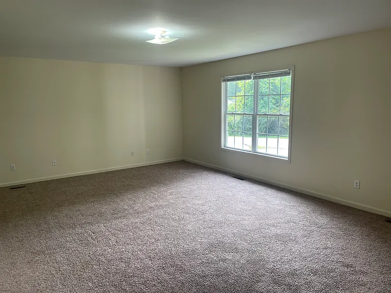 452 Bryce Dr — Photo 4
