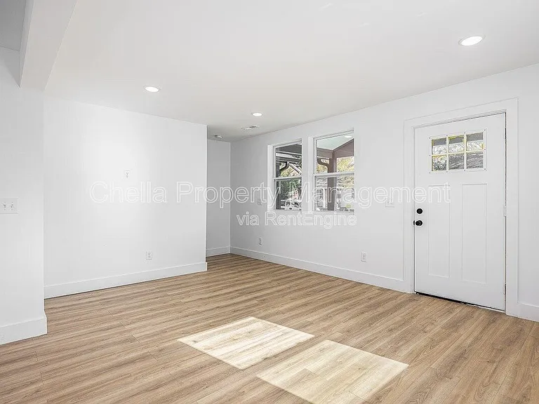 1012 Debow St #B — Photo 7