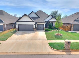 12912 SW 8th St, Yukon, OK 73099