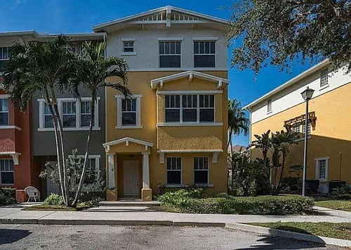 810 Marina Del Ray Ln #8 Photo 1