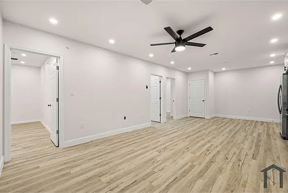 439 W Girard Ave #4 — Photo 4