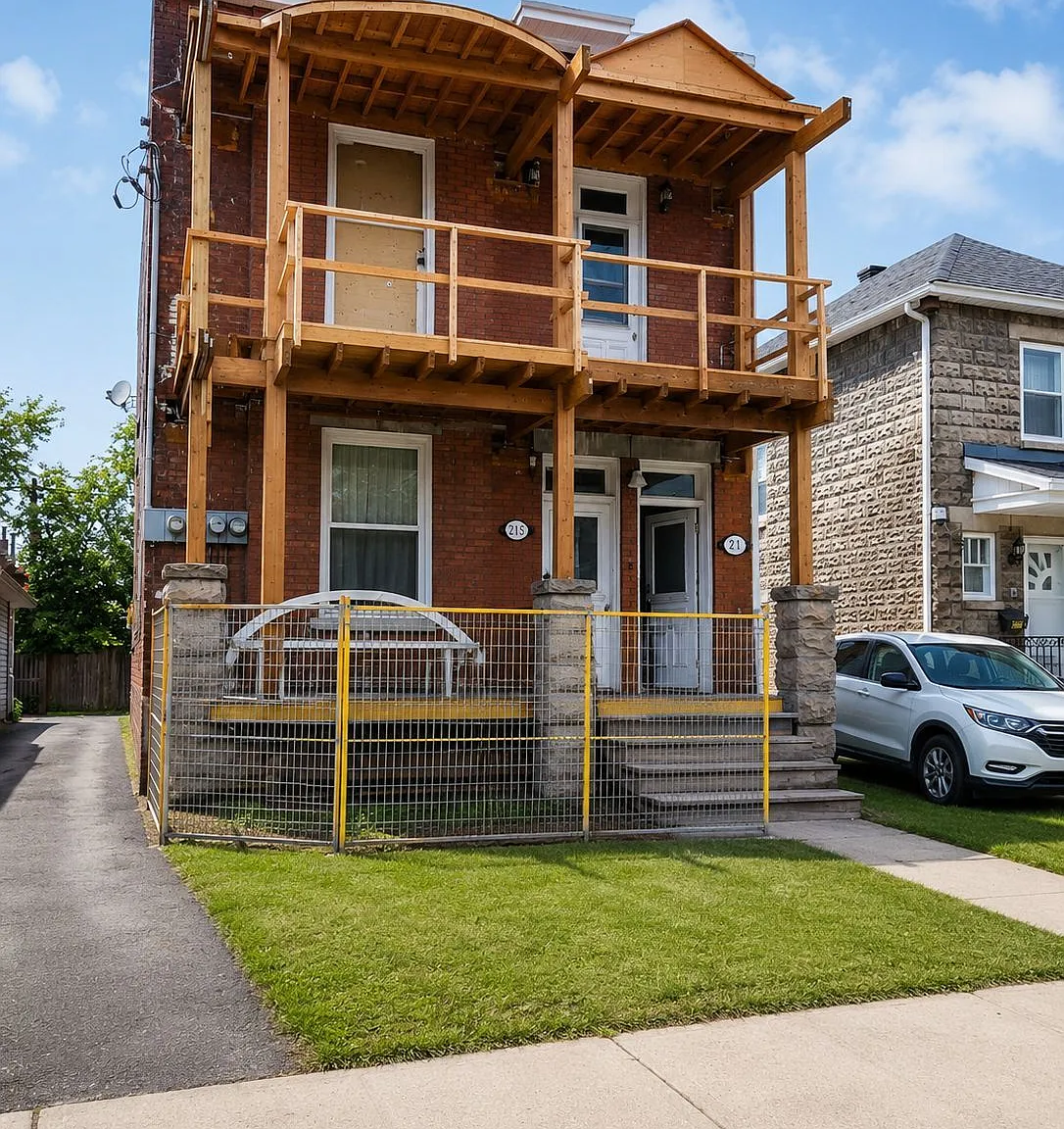 2 bed, $1,900 — Photo 1