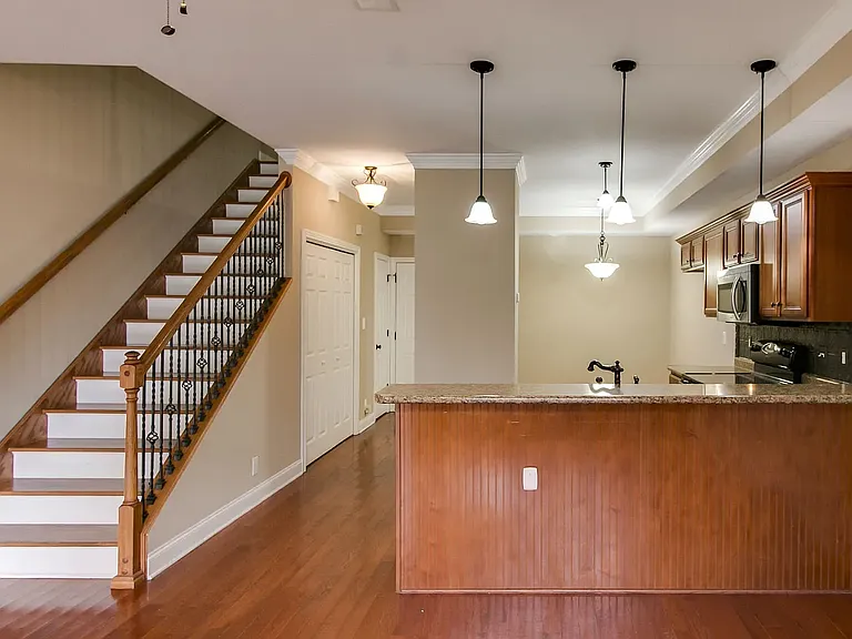 605 Anderson Dr — Photo 17