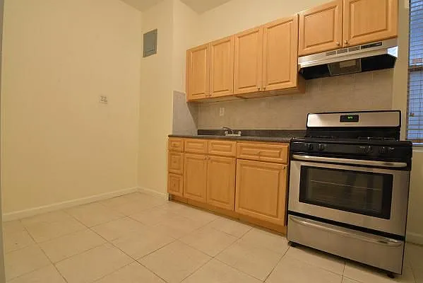 Rented by David Hirsch, LREB | media 34