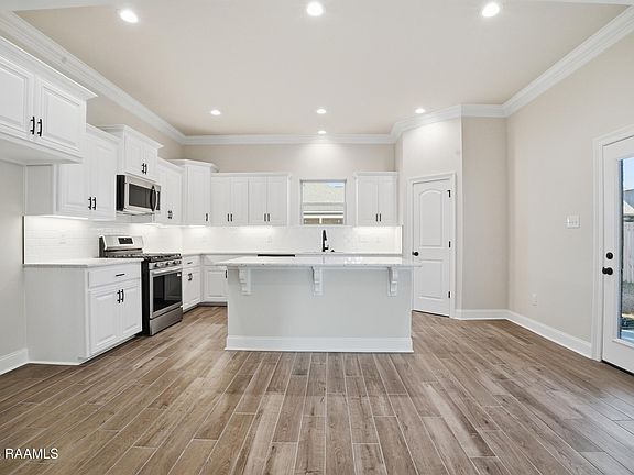 4th image of 107 Fairdale Dr