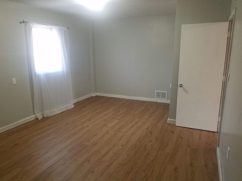 1st image of 1821 E Washington St #A