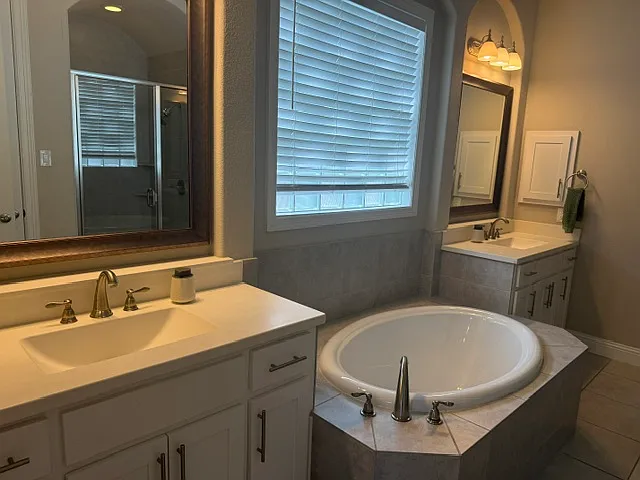 4890 Milby Dr — Photo 5
