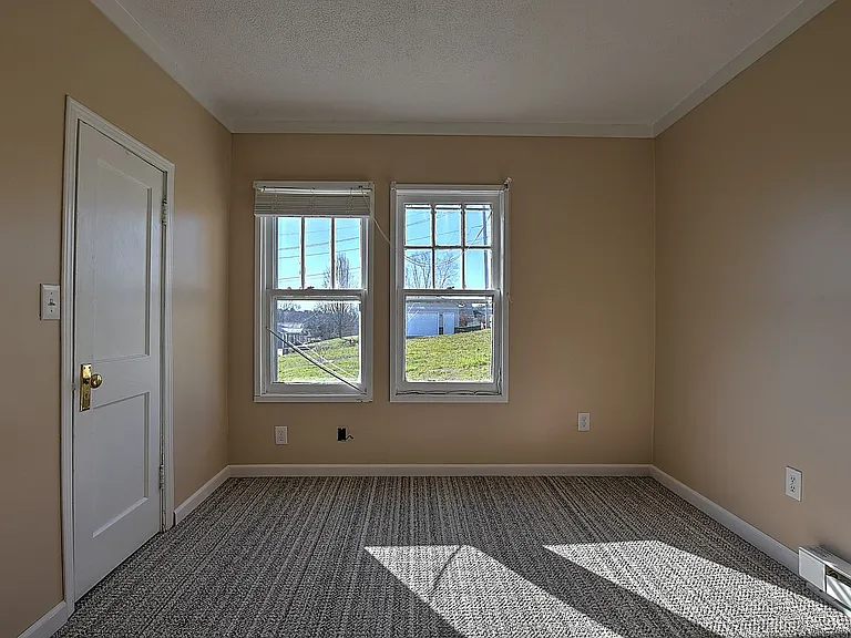 118 Unaka St — Photo 9