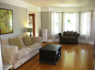 926 W Downer Pl, Aurora, IL 60506