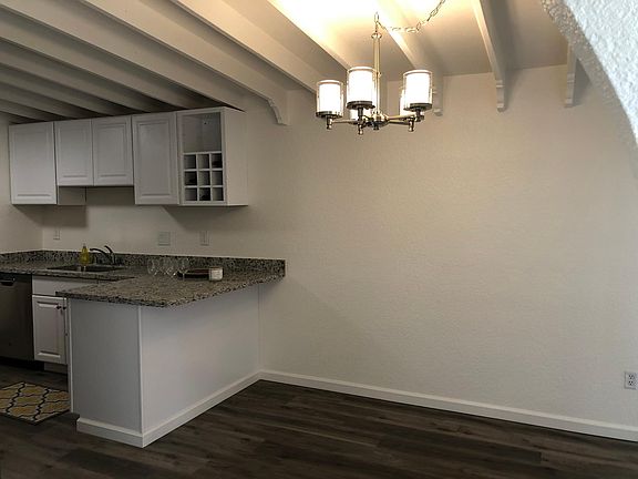 4th image of 5212 Westmont Ave