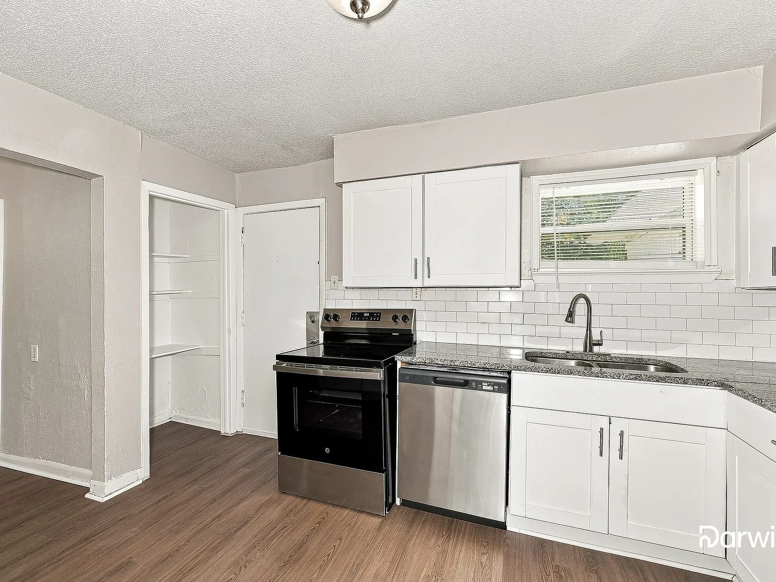 4 bed, 2.0 bath, 1617 sqft, $1,915 — Photo 2