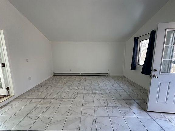 4th image of 10 Fenwood Dr #C